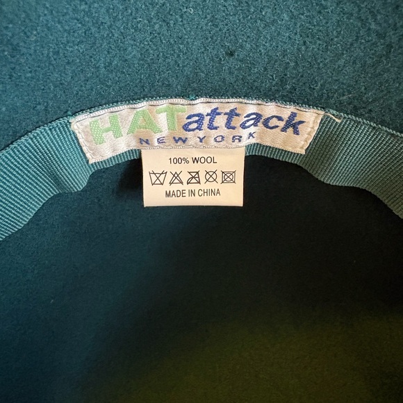 Elegant Teal Wool Cloche Hat - Picture 4 of 5